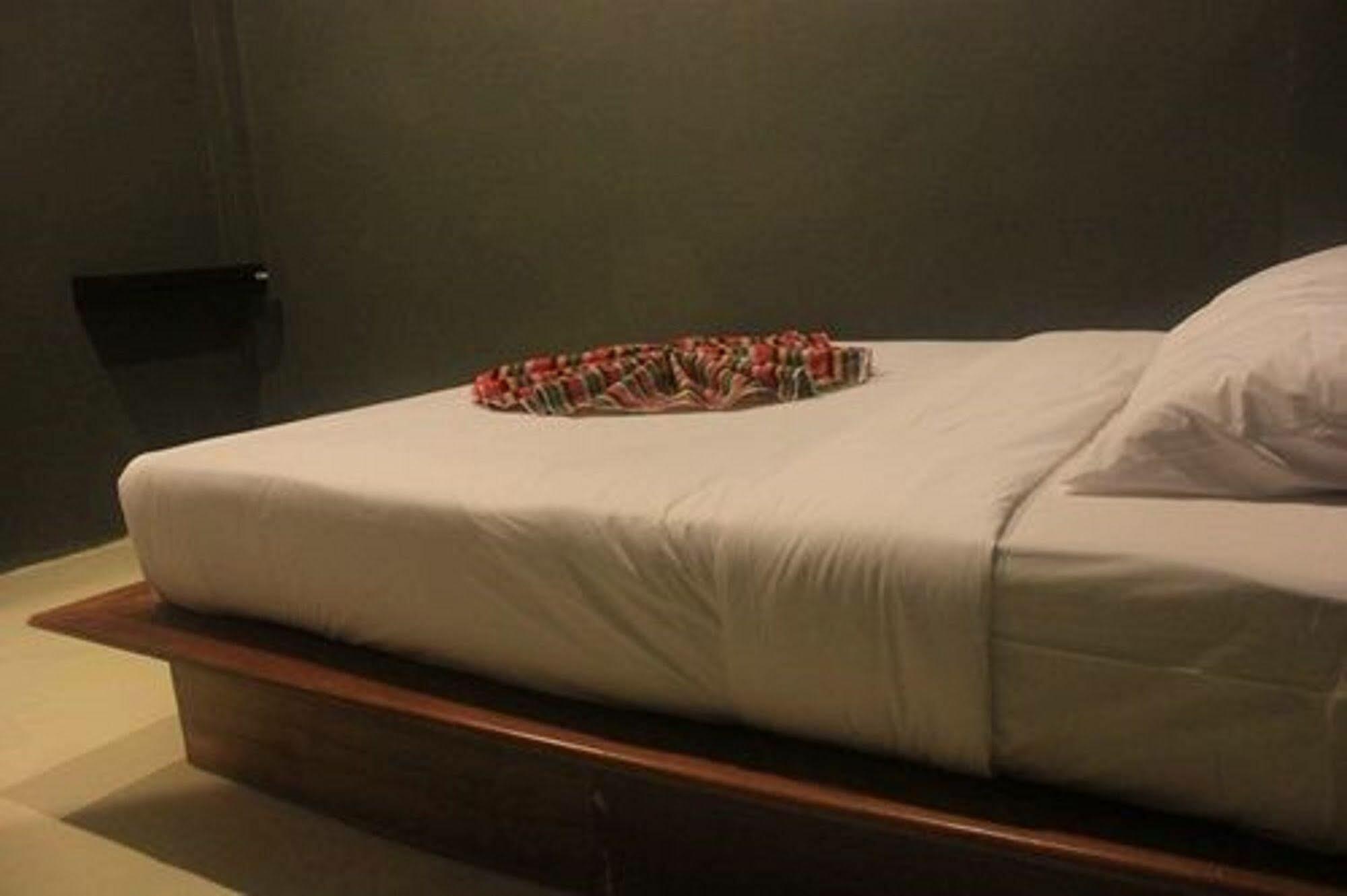 Pi Coco Hostel Chaweng Beach Exteriör bild